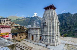 Kuari Pass Trek in Garhwal Himalayas